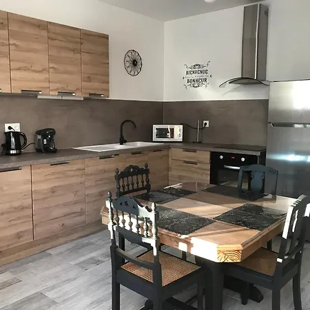 La Aux Briques Oranges ホームステイ サン・ディジエ