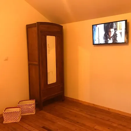 La Aux Briques Oranges